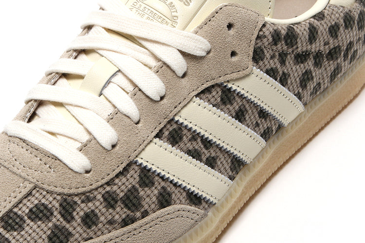 Adidas Originals - Samba OG
Style # KK2279
Color : Khaki Three / Cream White / Sand Strata