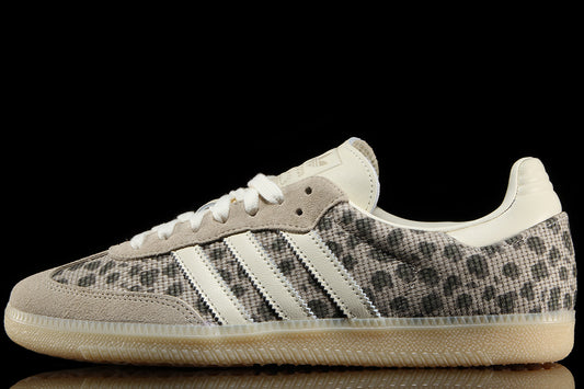 Adidas Originals - Samba OG
Style # KK2279
Color : Khaki Three / Cream White / Sand Strata