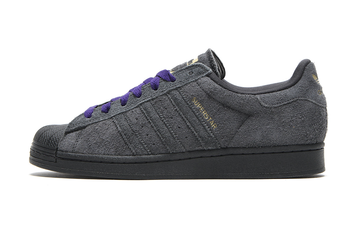 Adidas - Superstar ADV
Style # JR7409
Color : Carbon / Carbon / Collegiate Purple
