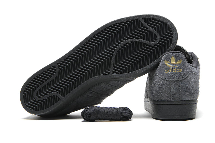 Adidas - Superstar ADV
Style # JR7409
Color : Carbon / Carbon / Collegiate Purple