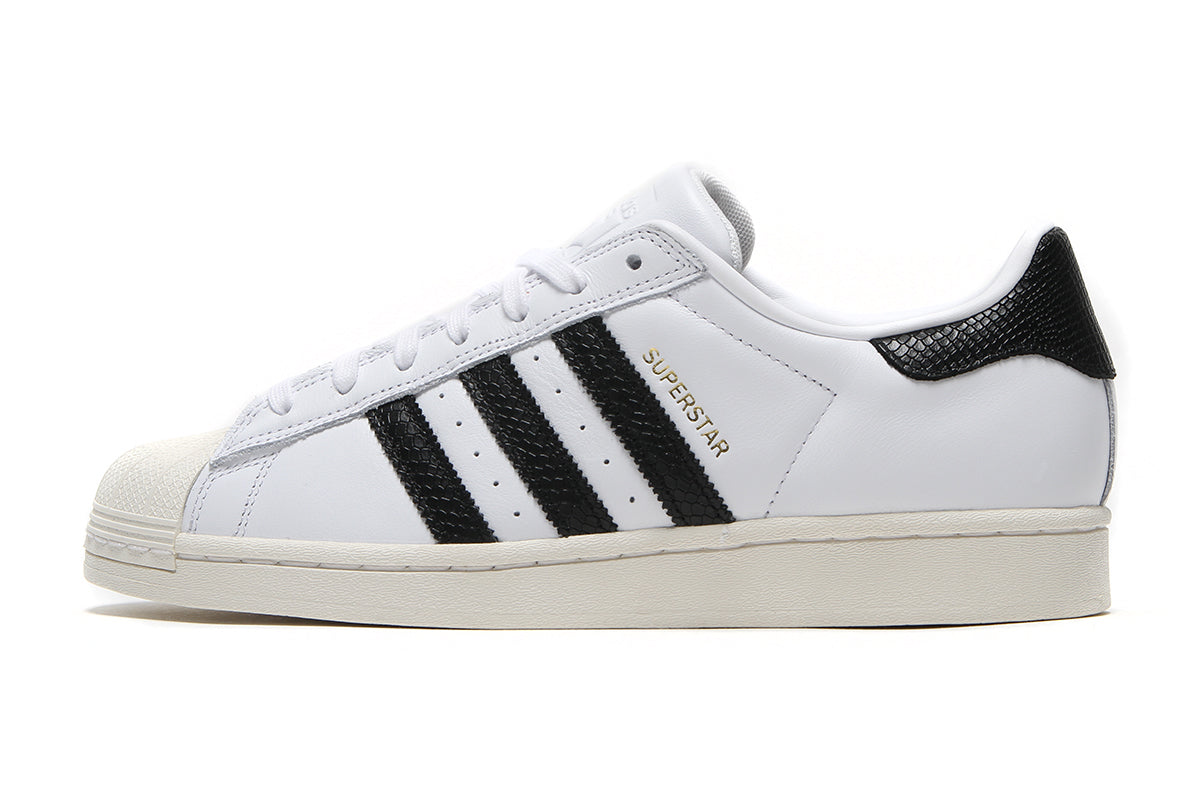 Adidas - Superstar ADV
Style # KI5727
Color : Cloud White / Core Black / Gold Metallic