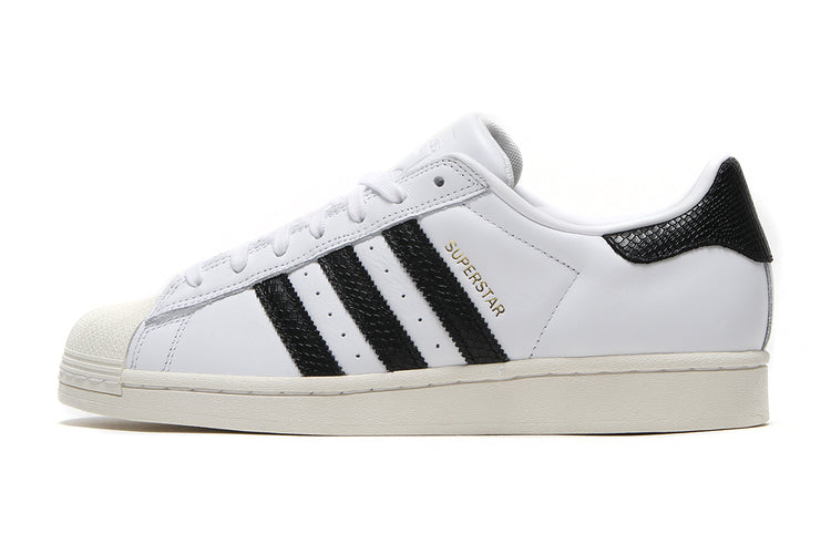 Adidas - Superstar ADV
Style # KI5727
Color : Cloud White / Core Black / Gold Metallic