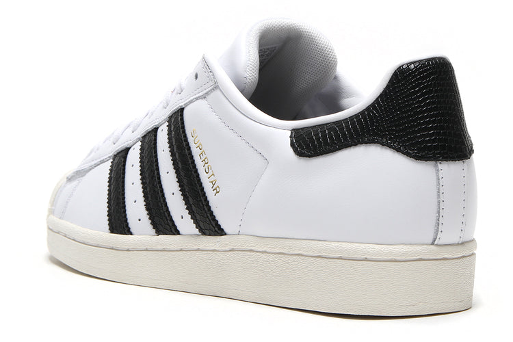Adidas - Superstar ADV
Style # KI5727
Color : Cloud White / Core Black / Gold Metallic