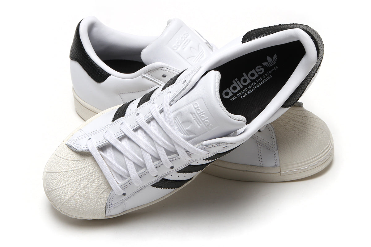Adidas - Superstar ADV
Style # KI5727
Color : Cloud White / Core Black / Gold Metallic