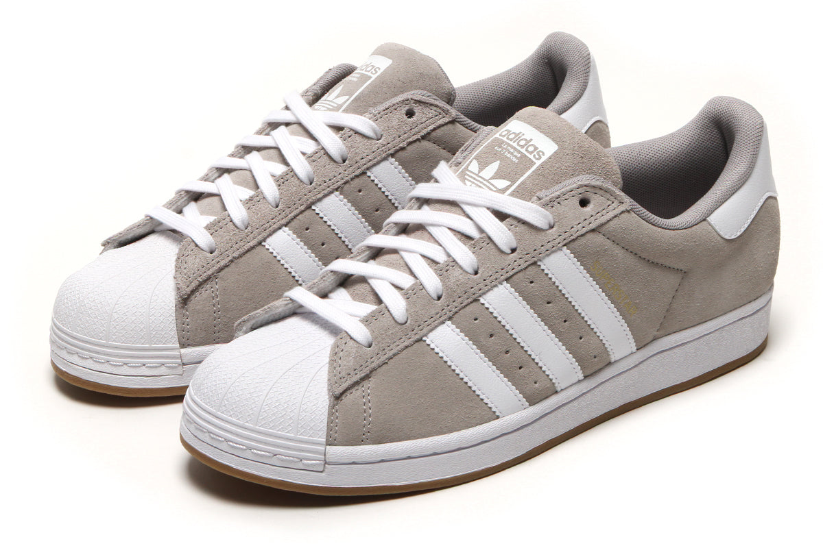 Adidas Skateboarding - Superstar ADV
Style # KI5733
Color : Clear Granite / Cloud White / Gold Metallic