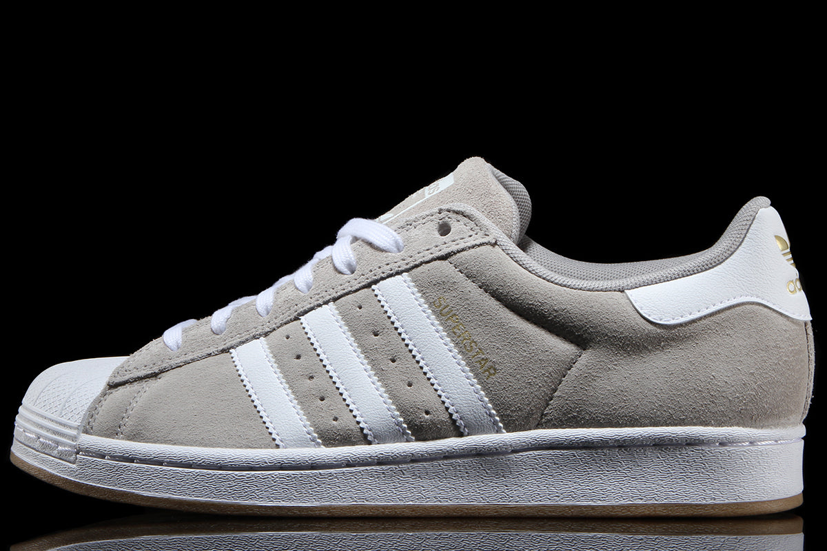 Adidas Skateboarding - Superstar ADV
Style # KI5733
Color : Clear Granite / Cloud White / Gold Metallic
