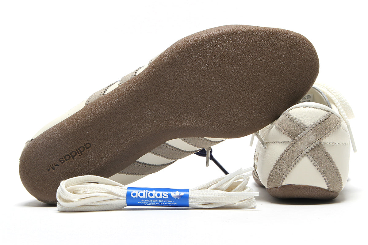 Adidas Originals - Tokyo
Style # KJ7542
Color : Off White / Silver Pebble / Gum