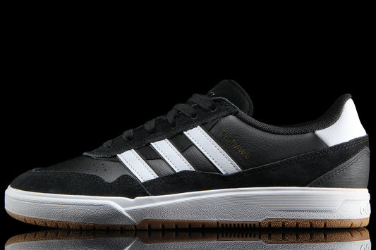 Adidas | Tyshawn II
Style # JI0846
Color : Core Black / Cloud White / Gum