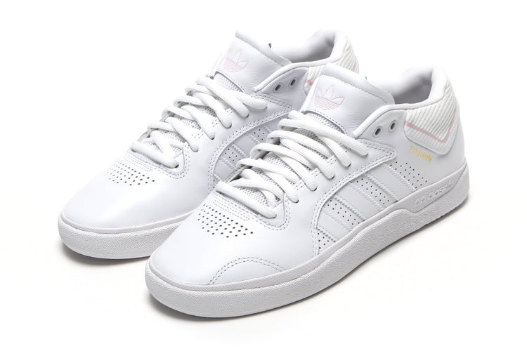 Adidas - Tyshawn
Style # JQ1136
Color : Footwear White