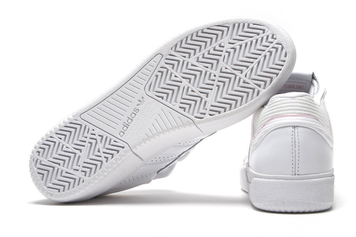 Adidas - Tyshawn
Style # JQ1136
Color : Footwear White