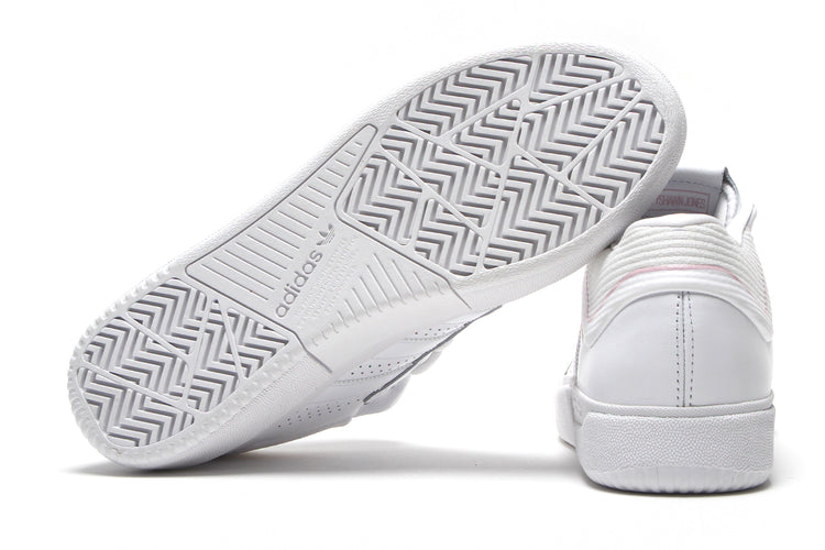 Adidas - Tyshawn
Style # JQ1136
Color : Footwear White