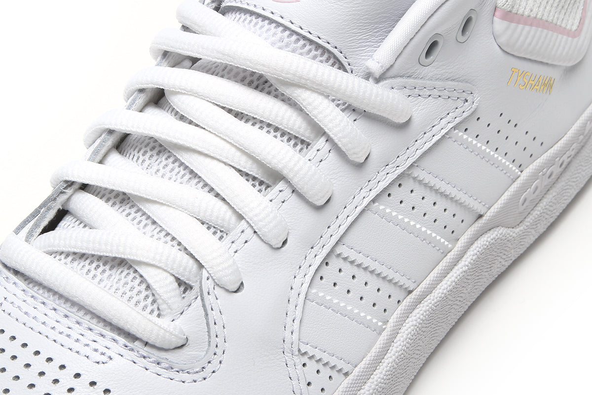 Adidas - Tyshawn
Style # JQ1136
Color : Footwear White