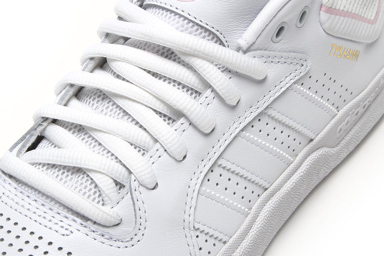 Adidas - Tyshawn
Style # JQ1136
Color : Footwear White