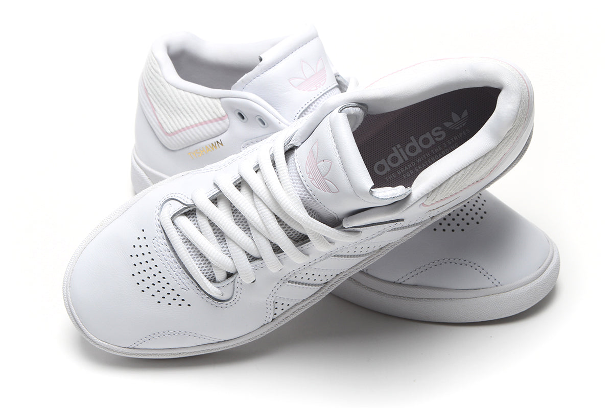 Adidas - Tyshawn
Style # JQ1136
Color : Footwear White