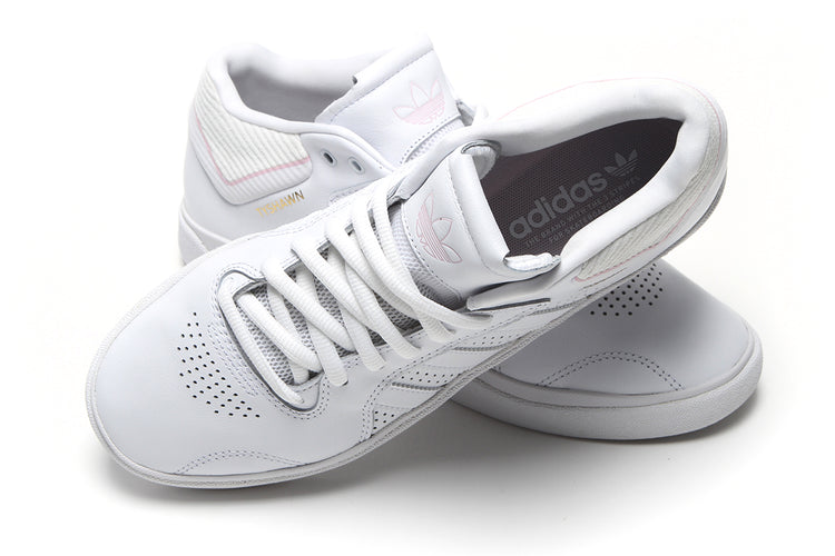 Adidas - Tyshawn
Style # JQ1136
Color : Footwear White