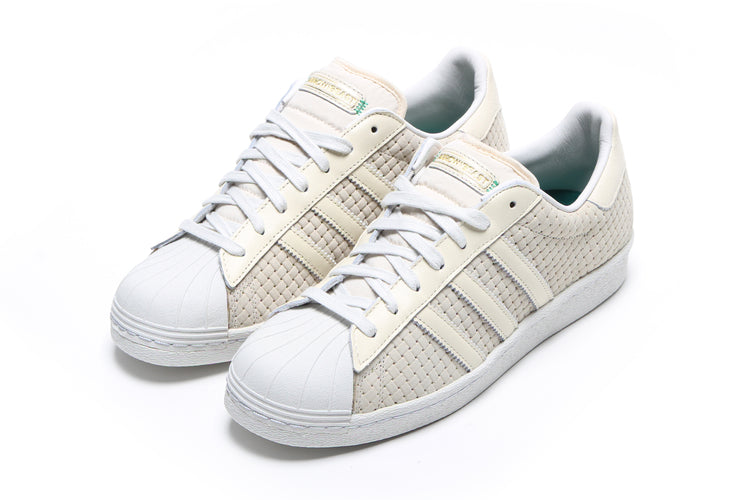 Adidas - Superstar x Arrow &amp; Beast
Style # JS2593
Color : Wonder White / Crystal White