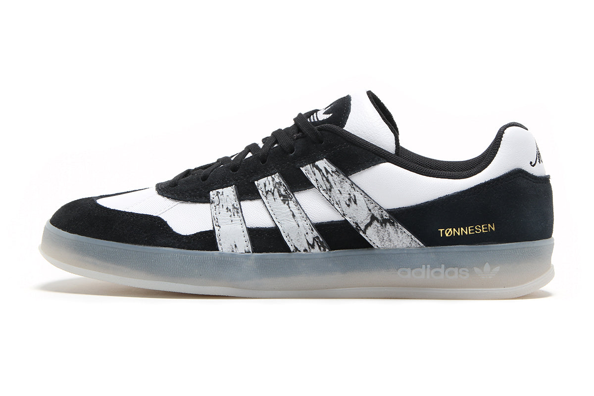 Adidas - Aloha Super x Gustav Tonnesen
Style # JR7101
Color : Core Black / Cloud White / Chalk White