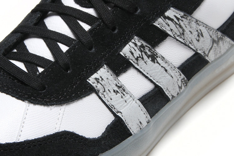 Adidas - Aloha Super x Gustav Tonnesen
Style # JR7101
Color : Core Black / Cloud White / Chalk White