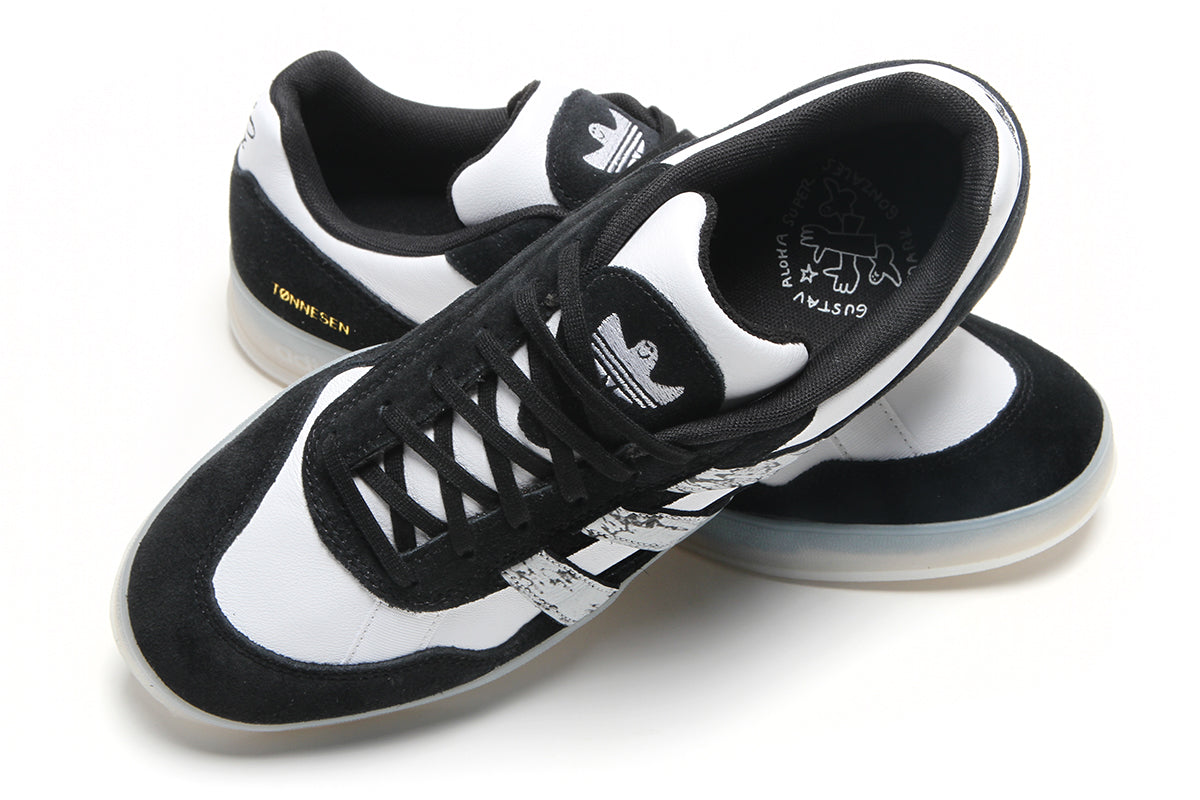 Adidas - Aloha Super x Gustav Tonnesen
Style # JR7101
Color : Core Black / Cloud White / Chalk White