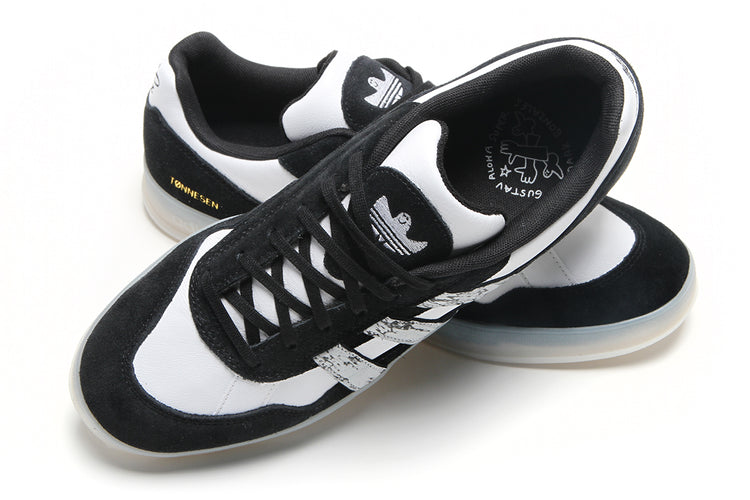 Adidas - Aloha Super x Gustav Tonnesen
Style # JR7101
Color : Core Black / Cloud White / Chalk White
