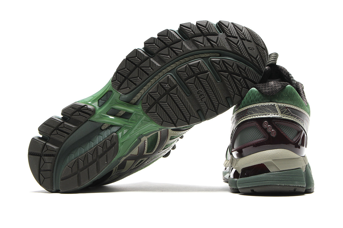 Asics - UB10-S Gel-Kayano 20
Style # 1203A664.300
Color : Moss / Gunmetal