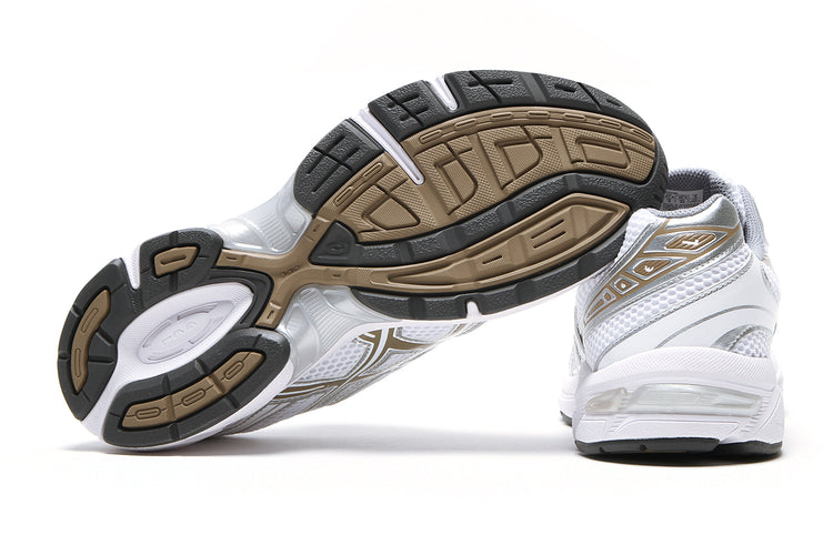 Asics - Gel-1130
Style # 1203A609.104
Color : White / Pepper