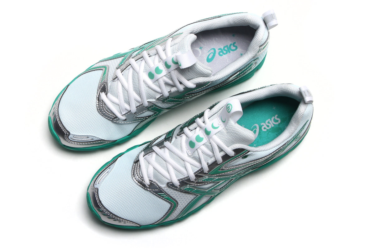 Asics - Gel-DS Trainer 14 x Hidden NY
Style # 1203A974.100
Color : White / Blarney