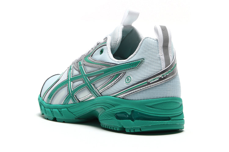 Asics - Gel-DS Trainer 14 x Hidden NY
Style # 1203A974.100
Color : White / Blarney