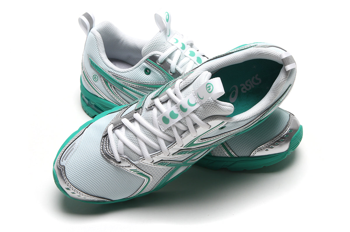 Asics - Gel-DS Trainer 14 x Hidden NY
Style # 1203A974.100
Color : White / Blarney