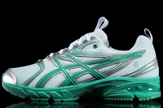 Asics - Gel-DS Trainer 14 x Hidden NY
Style # 1203A974.100
Color : White / Blarney