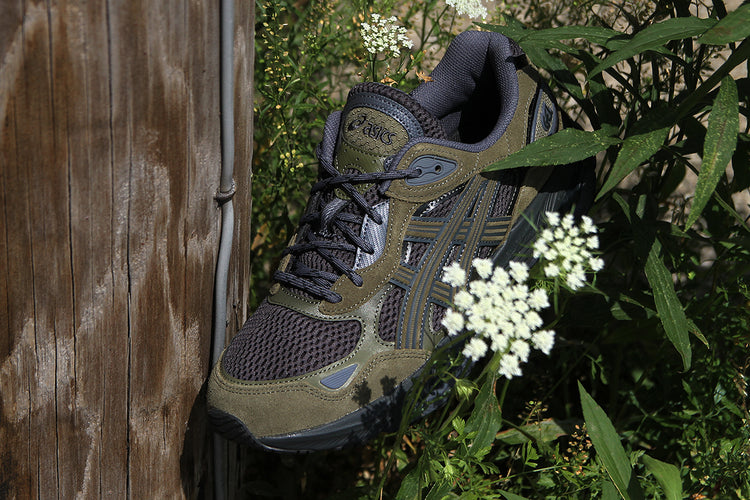 Asics - Gel-NYC 2.0
Style # 1203B080.021
Color : Graphite Grey / Loden Green