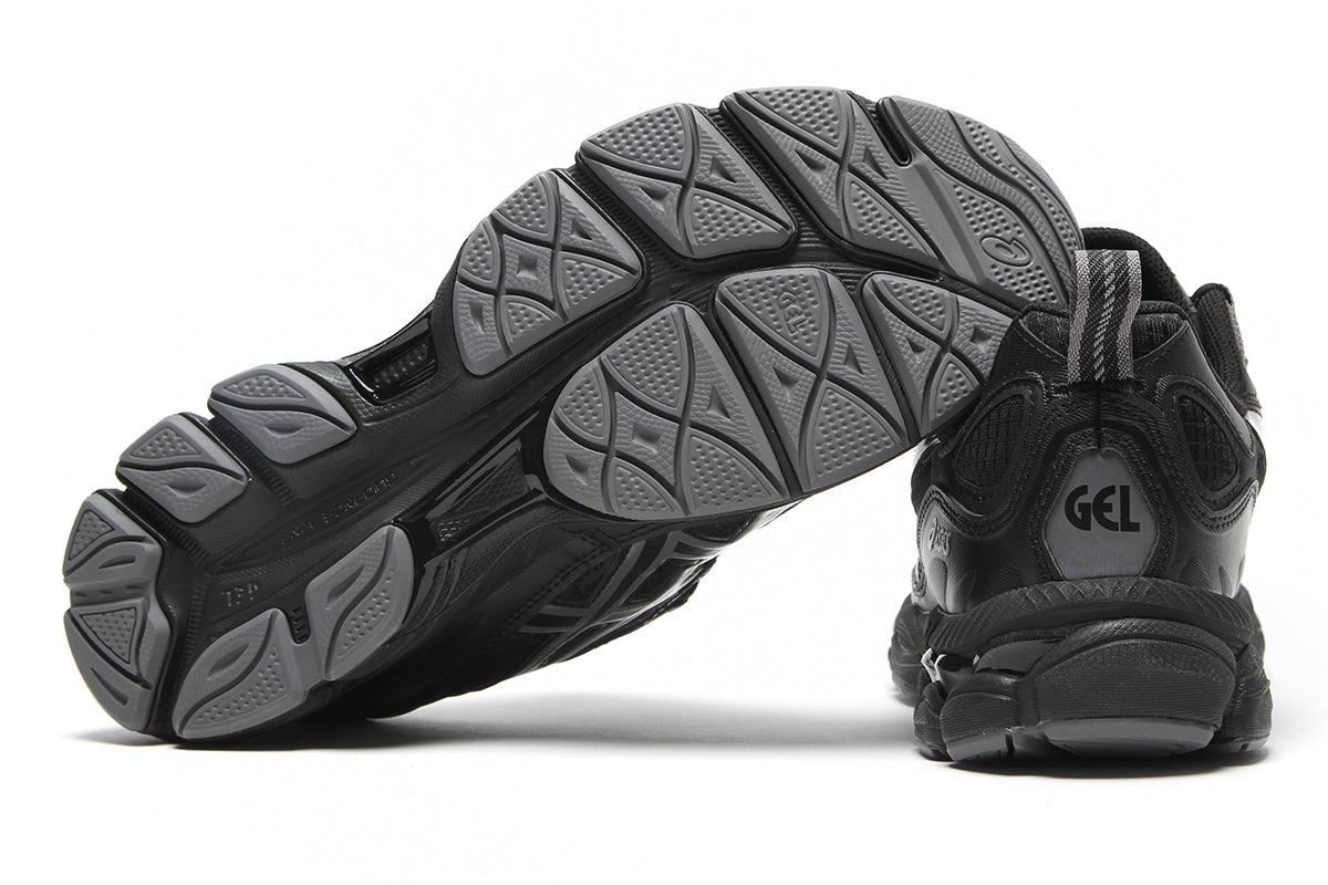 Asics - Gel-NYC Utility
Style # 1203B226.001
Color : Black / Carbon