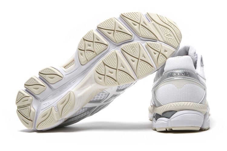 Asics - Gel-Cumulus 16
Style # 1203A733.102
Color : White