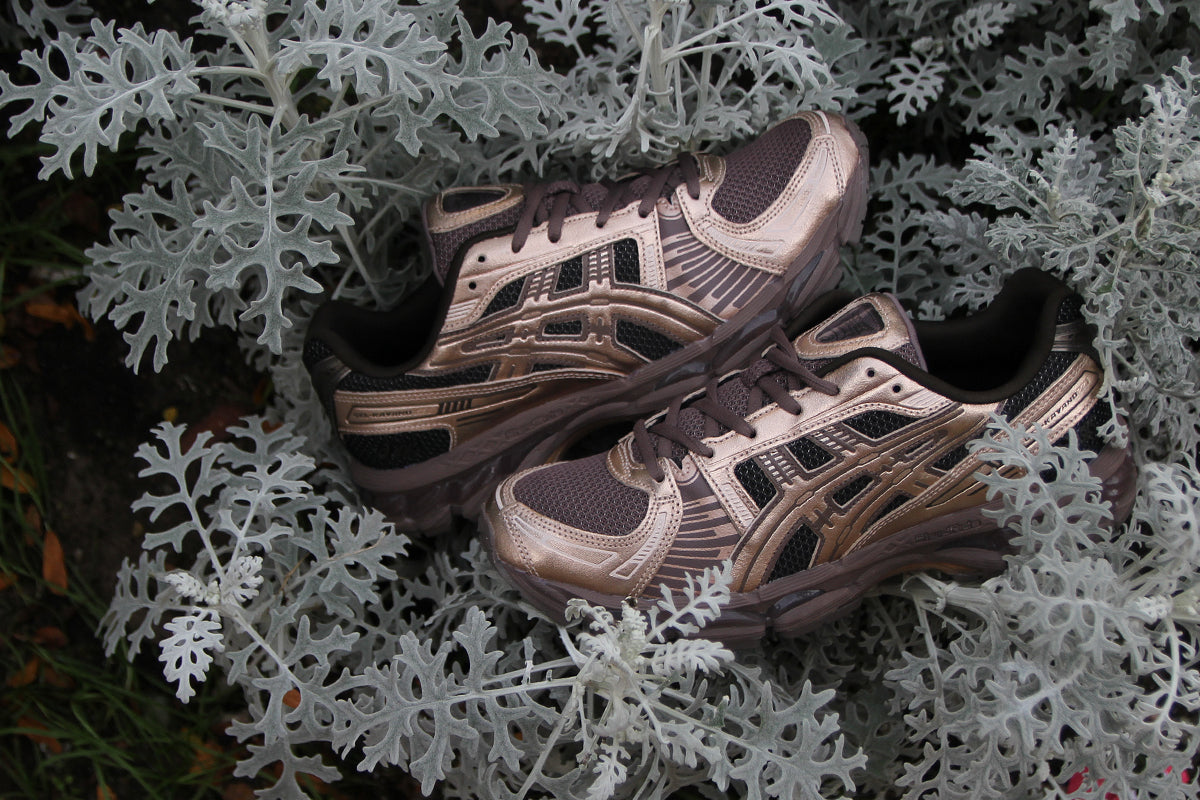 Asics - Gel-Kayano 12.1
Style # 1203B075.201
Color : Cocoa Powder / Rose Gold