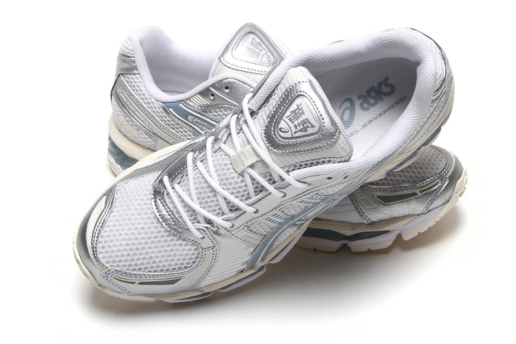 Asics - Gel-Kayano 12.1
Style # 1203A759.101
Color : White / Dolphin Grey