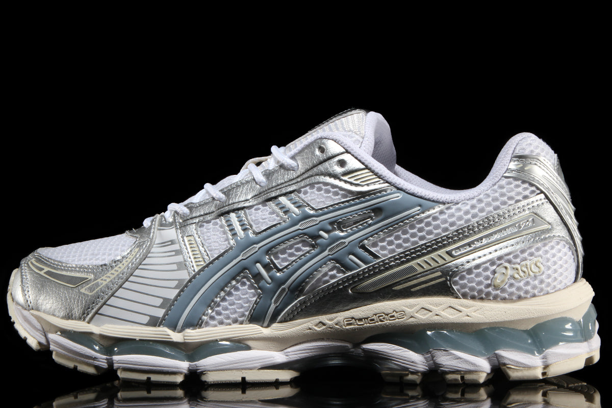 Asics - Gel-Kayano 12.1
Style # 1203A759.101
Color : White / Dolphin Grey