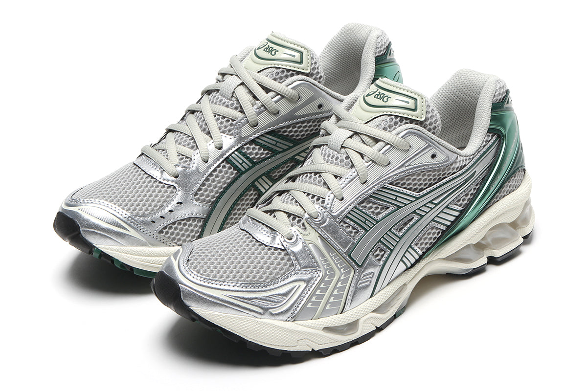 Asics - Gel-Kayano 14
Style # 1203A537.300
Color : Dried Leaf Green / Pure Silver