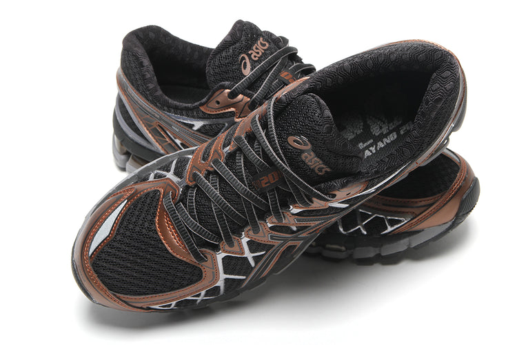 Asics - Gel-Kayano 20
Style # 1203A388.002
Color : Black / Reddish Brown