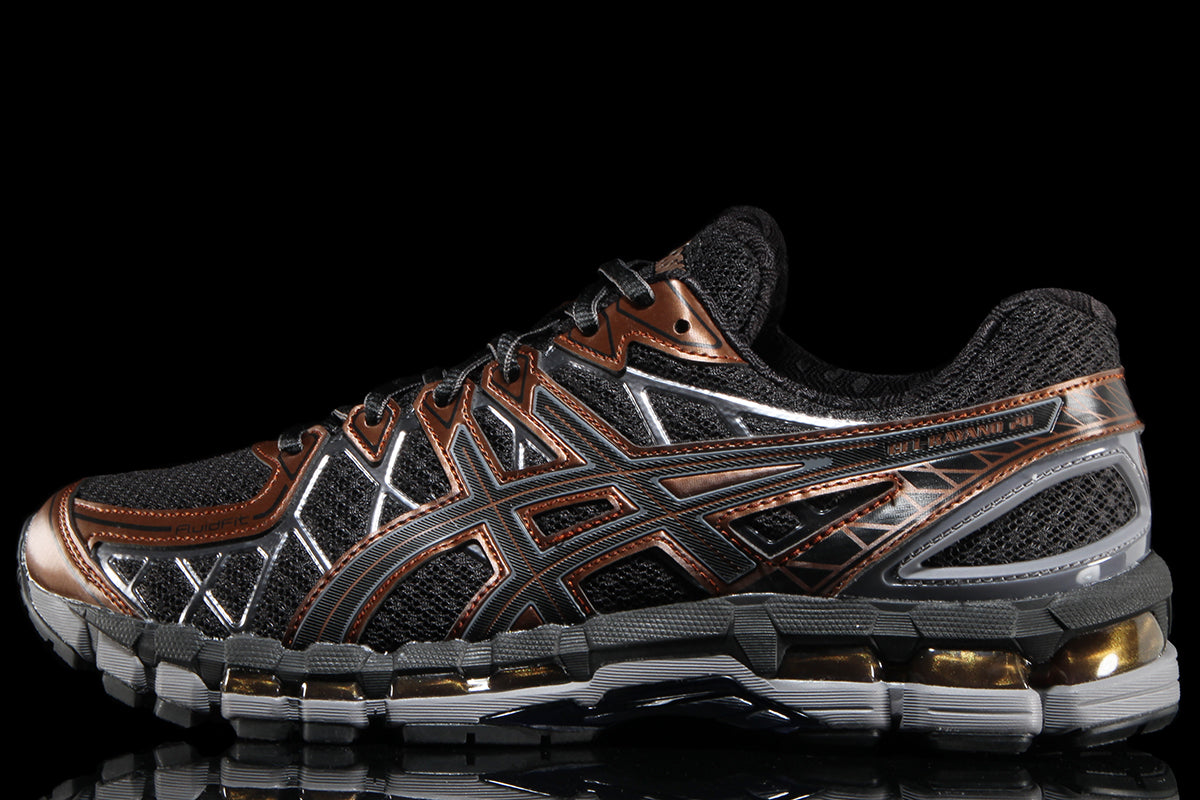 Asics - Gel-Kayano 20
Style # 1203A388.002
Color : Black / Reddish Brown