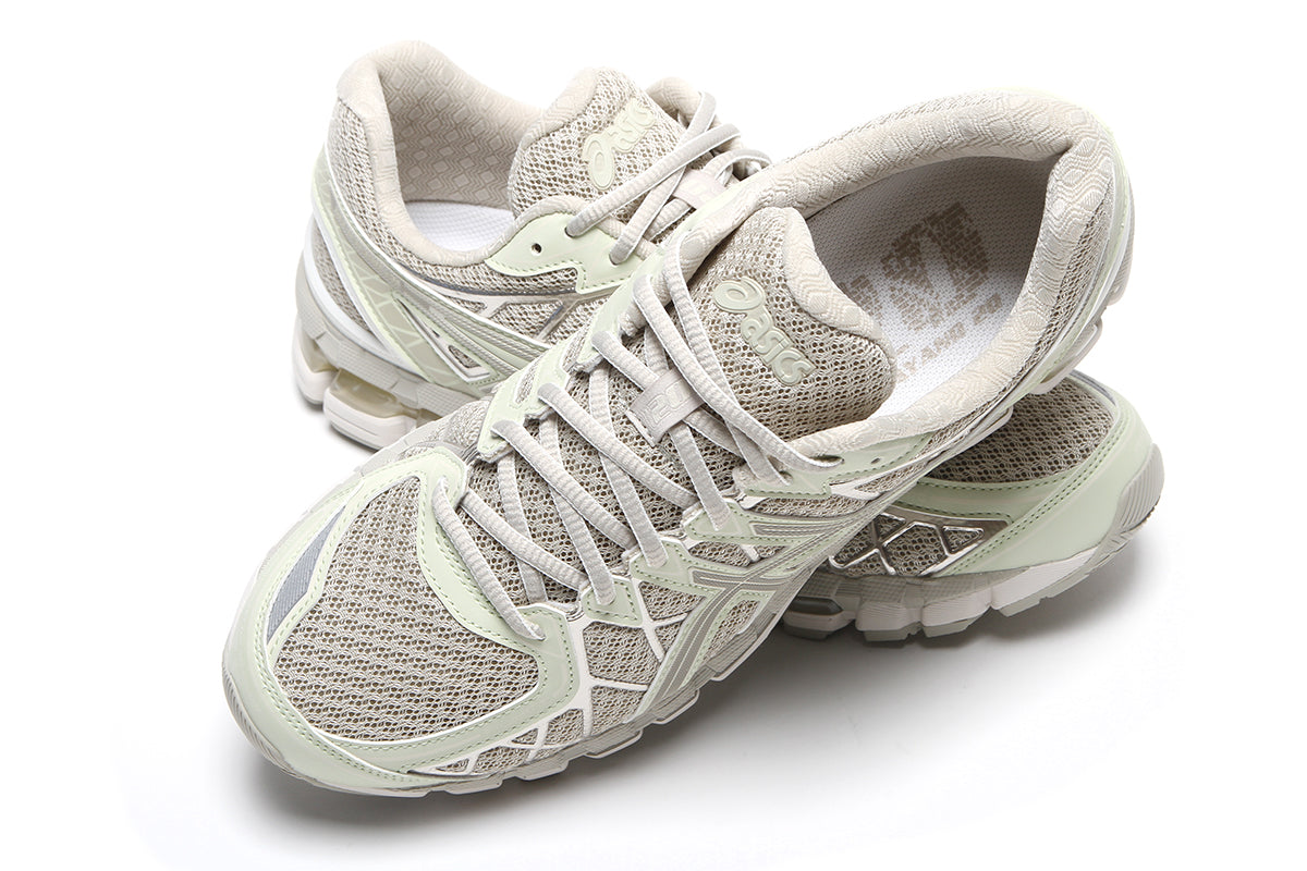 Asics - Gel-Kayano 20
Style # 1203A388.021
Color : Fossil / Cream