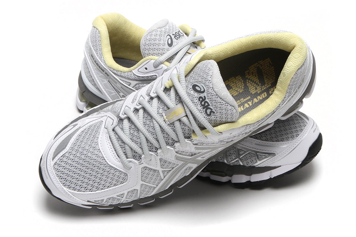 Asics - Gel-Kayano 20
Style # 1203A388.022
Color : Glacier Grey / Glacier Grey