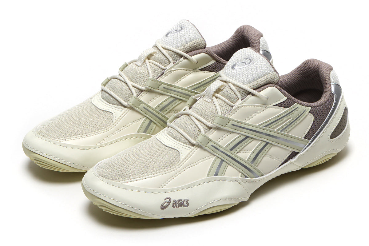 Asics - Hypersync
Style # 1203A879.250
Color : Oyster White / Ivory