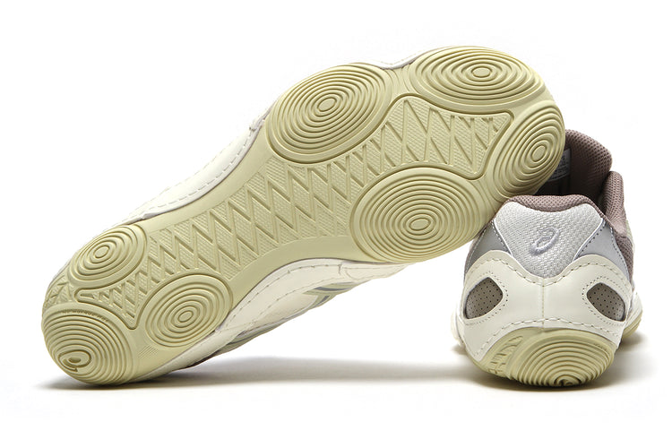 Asics - Hypersync
Style # 1203A879.250
Color : Oyster White / Ivory