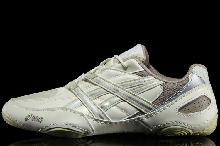 Asics - Hypersync
Style # 1203A879.250
Color : Oyster White / Ivory