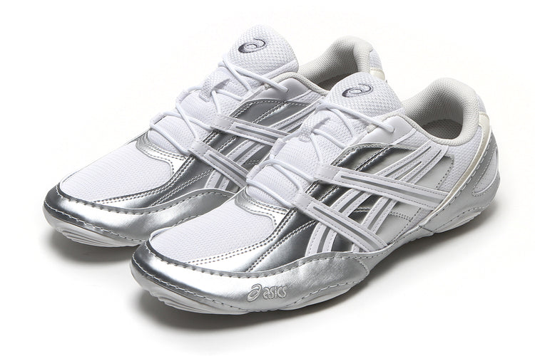Asics - Hypersync
Style # 1203A879.100
Color : White / Pure Silver