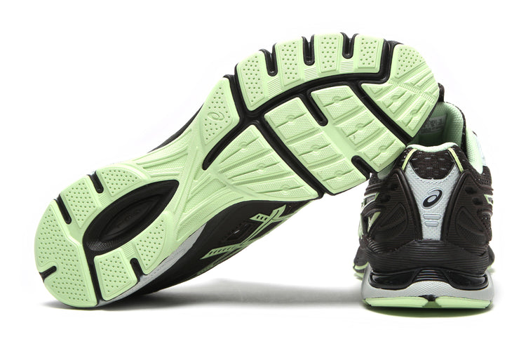 Asics - UB12-S Gel-SD-Lyte
Style # 1203A655.300
Color : Lichen Rock / Black Coffee