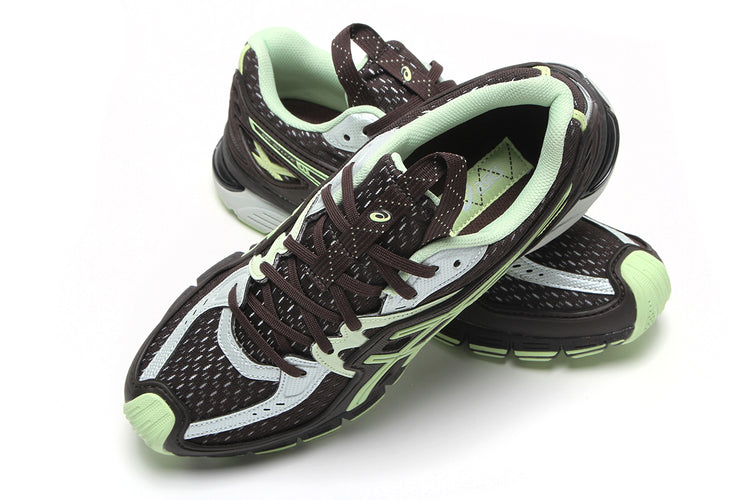 Asics - UB12-S Gel-SD-Lyte
Style # 1203A655.300
Color : Lichen Rock / Black Coffee