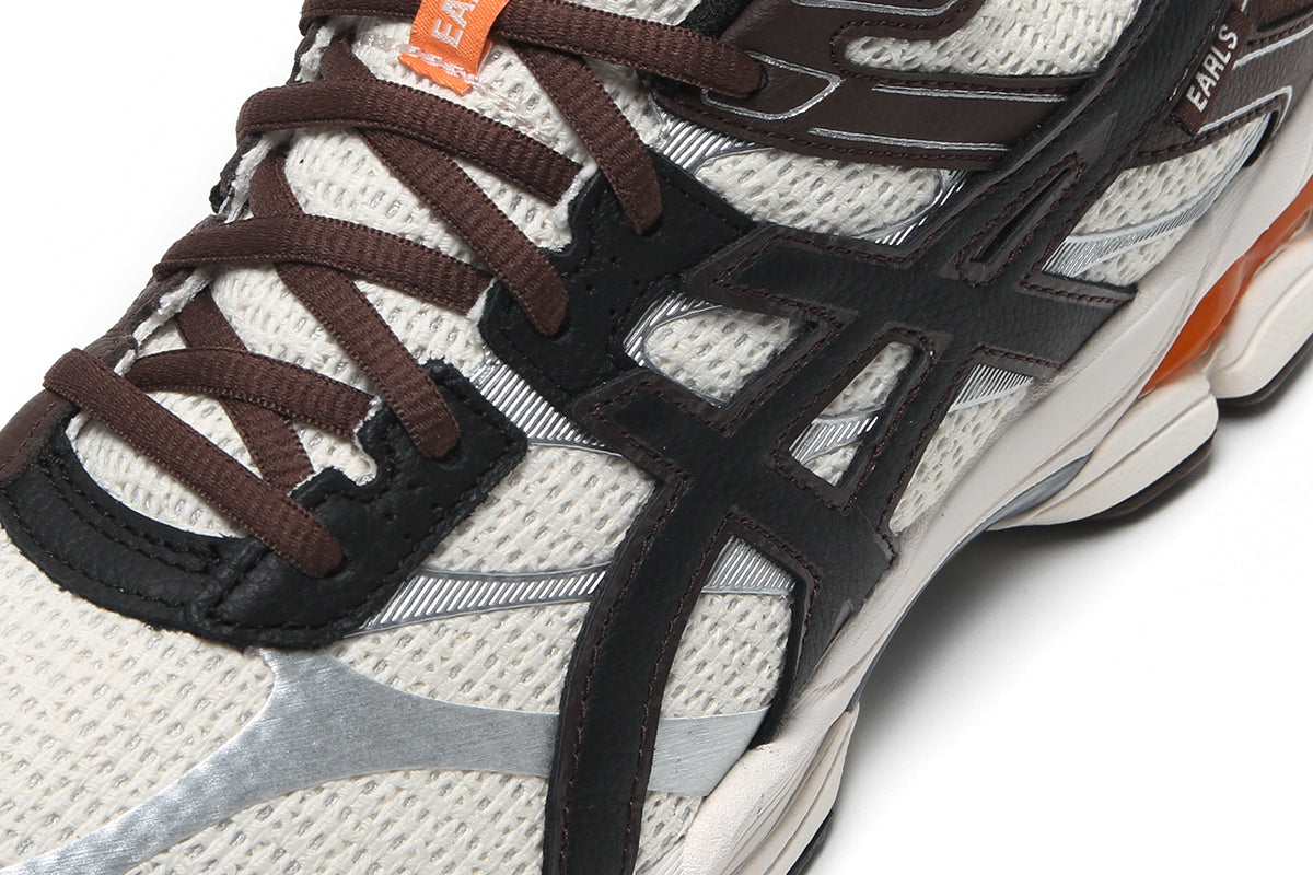 Asics - Gel-Cumulus 16 x Earls
Style # 1203B053.200
Color : Coconut Milk / Black