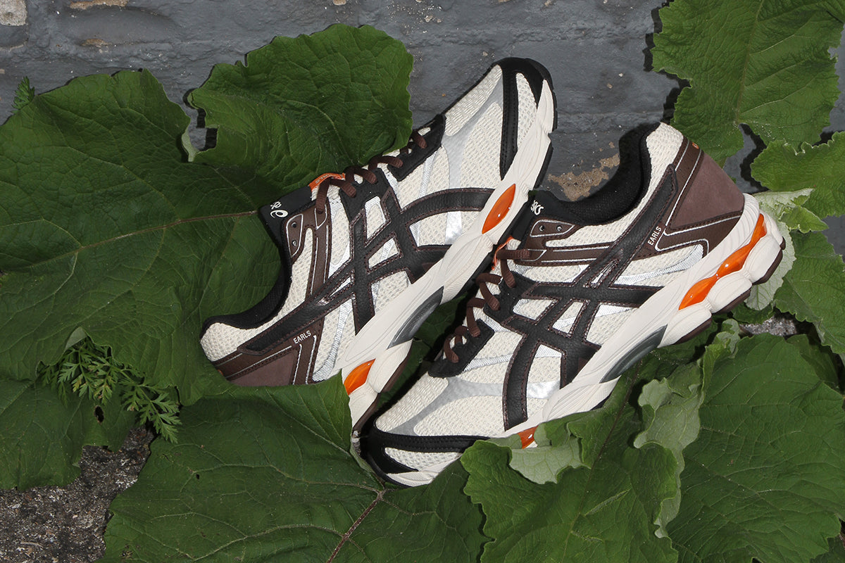 Asics - Gel-Cumulus 16 x Earls
Style # 1203B053.200
Color : Coconut Milk / Black