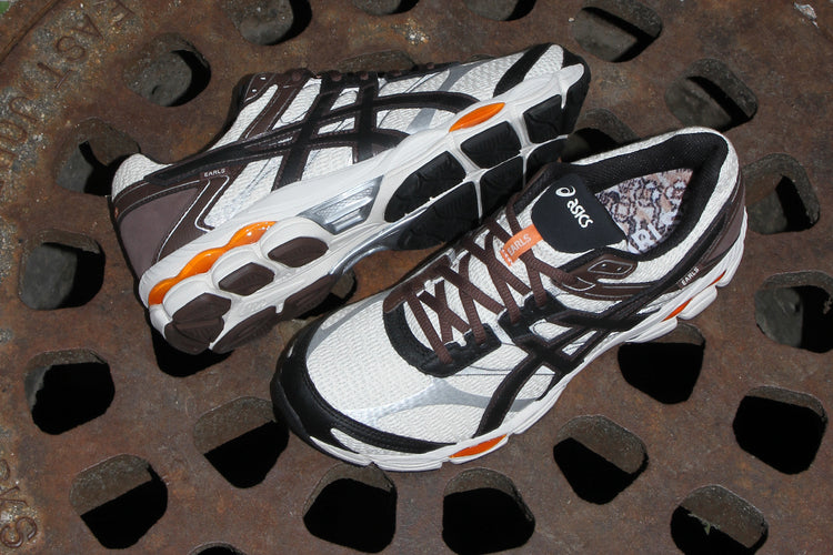 Asics - Gel-Cumulus 16 x Earls
Style # 1203B053.200
Color : Coconut Milk / Black